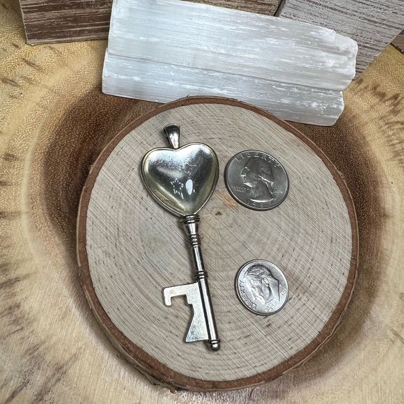 VTG| Heart Key 💖✨ - Picture 3 of 5